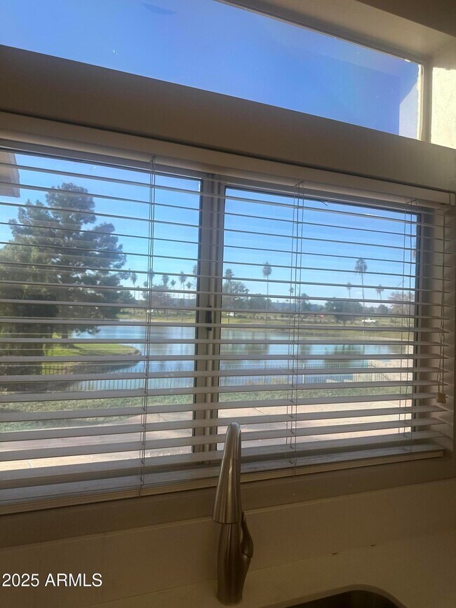 Building Photo - 1755 W Aspen Ave