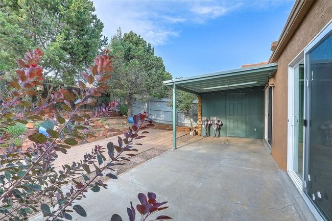 Building Photo - Midtown Santa Fe 3 Bed, 2 Bath, 2 Car Garage and EV Charger