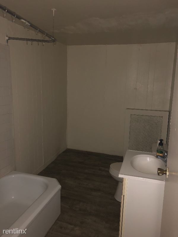 Building Photo - 2008 Walnut St