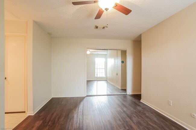 Building Photo - 18515 Denise Dale Ln