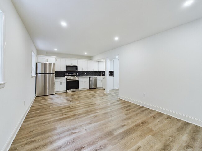 Building Photo - 678 Chestnut Pl
