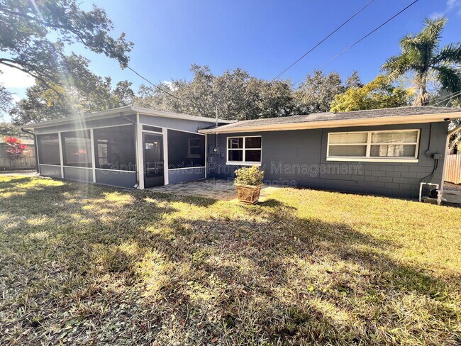 Building Photo - 807 Morocco Ave