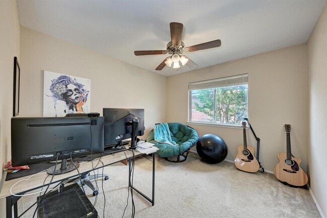 Building Photo - 921 Dexter Dr