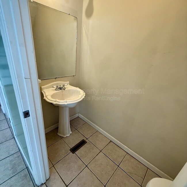 Building Photo - 3115 Magnolia Ave