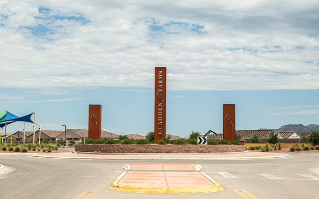 Building Photo - 12640 N Wildrose Dr