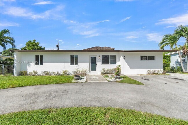 Primary Photo - 5520 SW 91 Ave