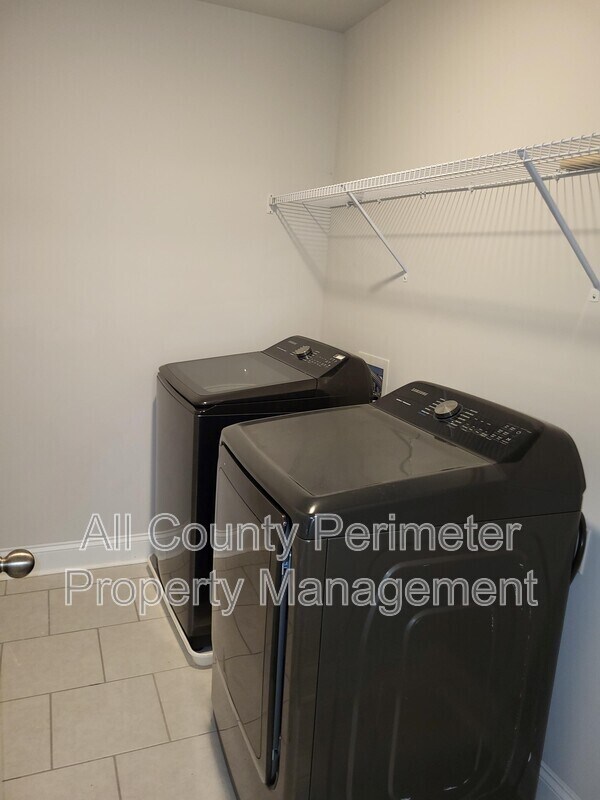 Building Photo - 5690 Deer Trail Ct