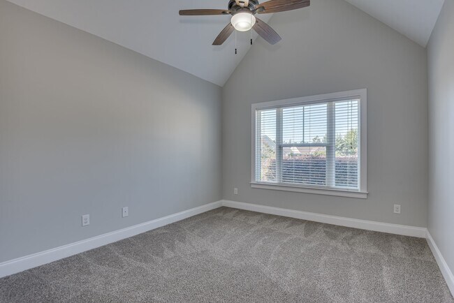 Building Photo - 1721 Dunmore Ave