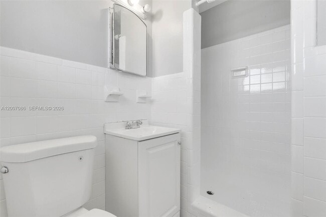 Building Photo - 923 N 17th Ave