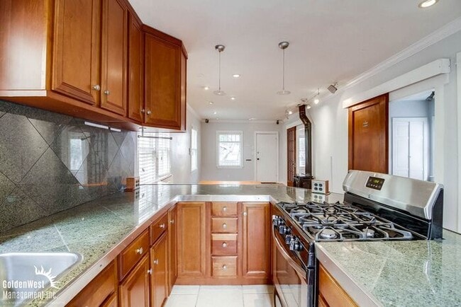 Building Photo - Beautiful Single-story 3Bdm 1Ba Home in North Park!