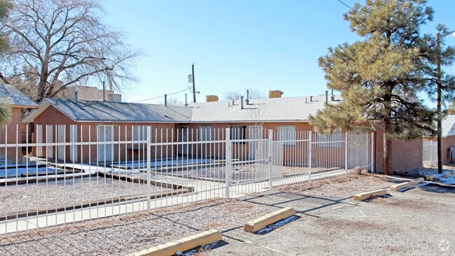 Building Photo - 3208-3212 Comanche Rd NE