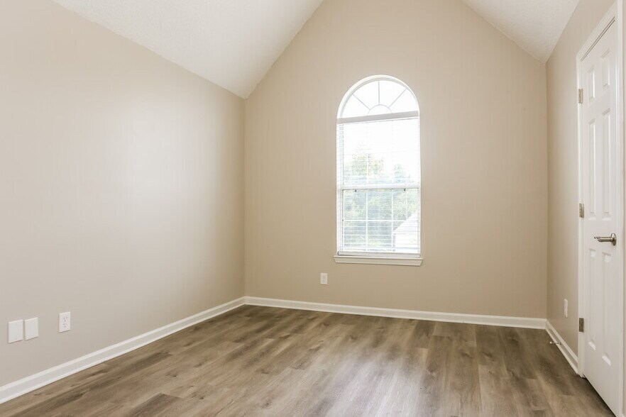 Building Photo - 5357 Knights Landing