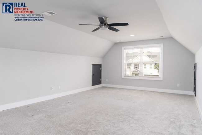 Building Photo - 3527 Pershing Dr