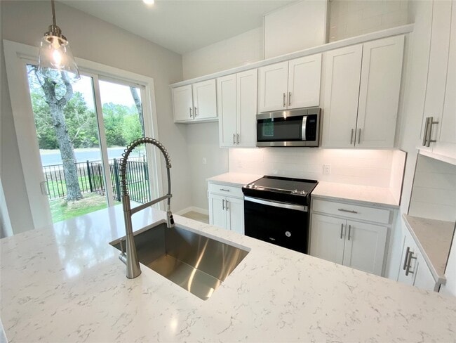 Building Photo - 12001 Vista Parke Dr