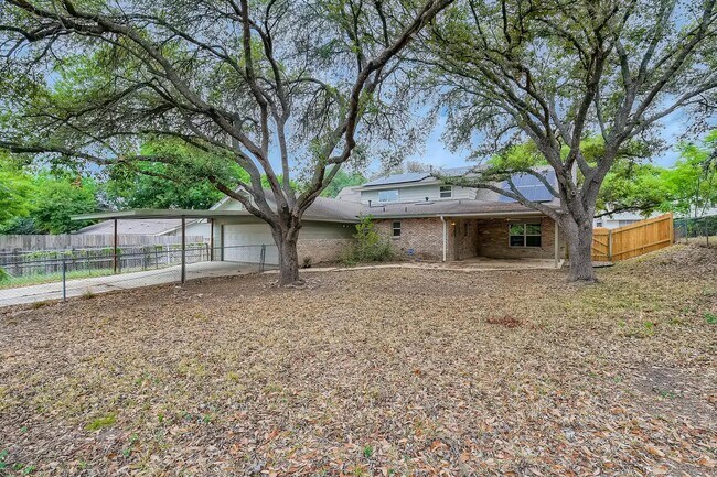 Building Photo - Gorgeous San Antonio home with large backy...