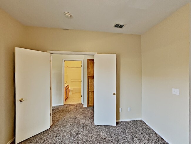 Building Photo - 2029 Bonavista Way