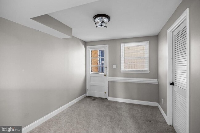 Building Photo - 2211 New Albany Rd