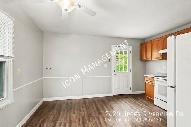Building Photo - 2420 Upper Riverview Dr
