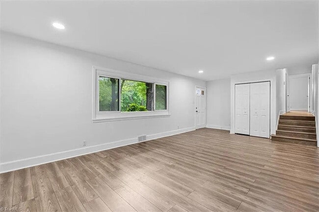 Building Photo - Earn Wealth While Leasing - Like a Homeowner - Lease to Own