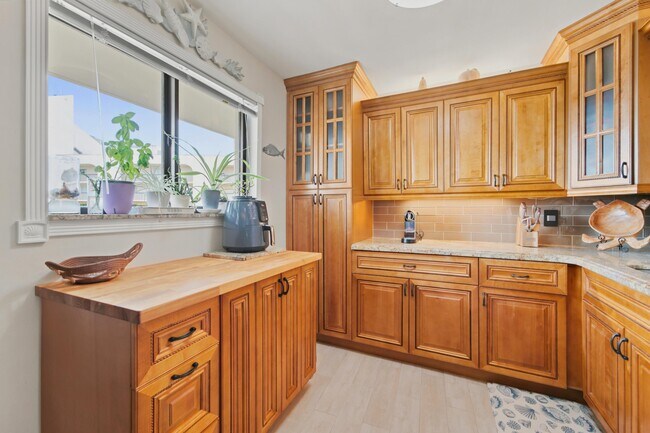 Building Photo - 200 Ocean Trail Way