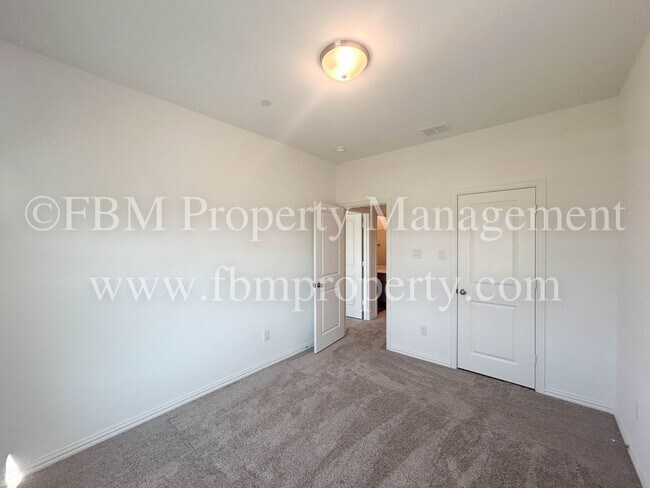 Building Photo - 1203 Doris May Dr