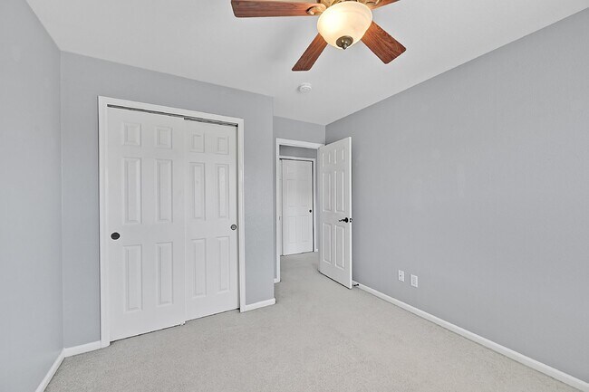 Building Photo - $2,540.95, 4 bed, 3.5 bath Home in Co Springs with Fenced in Yard and Finished Basement!