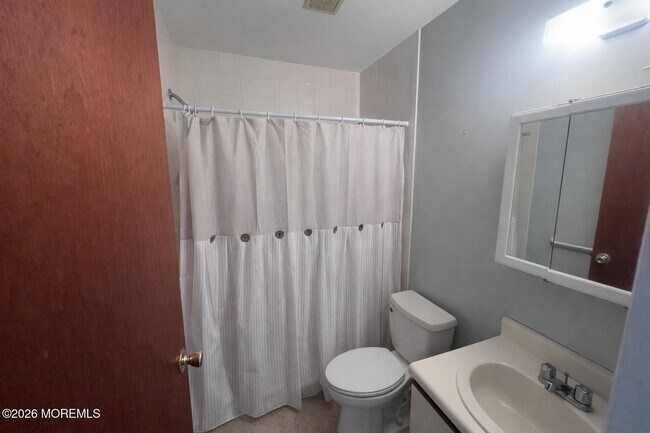 Building Photo - 16 Pin Oak Ln