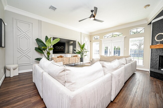 Building Photo - 13606 Champions Centre Dr