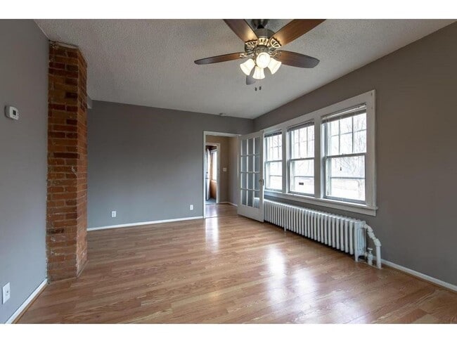 Building Photo - All Living Facilities on One Level. 3/1 Single Family Home.