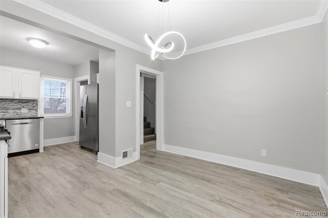 Building Photo - 6433 Globe St