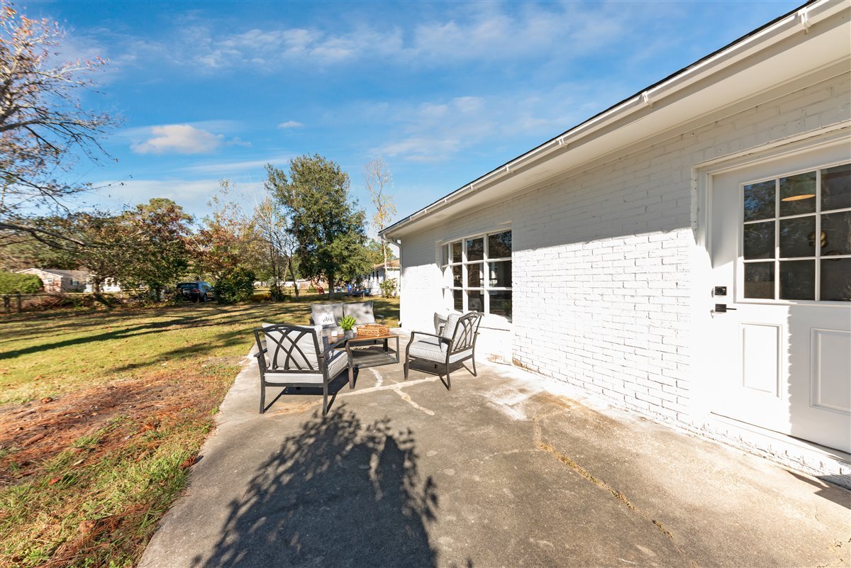 Building Photo - 1077 Harbor View Rd