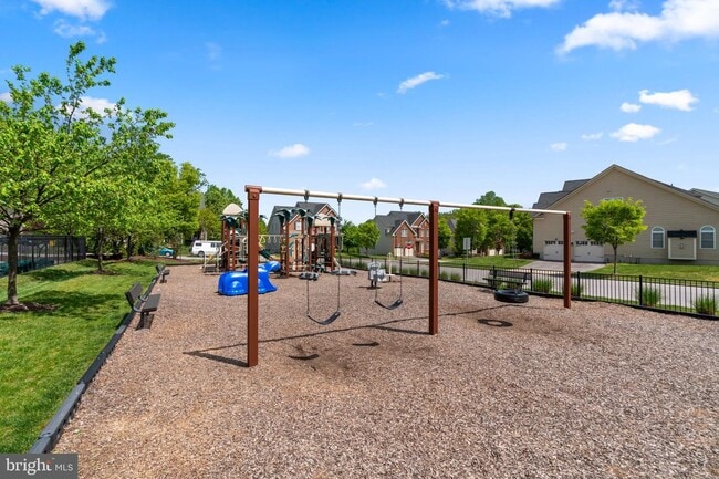 Building Photo - 8506 Pine Springs Dr