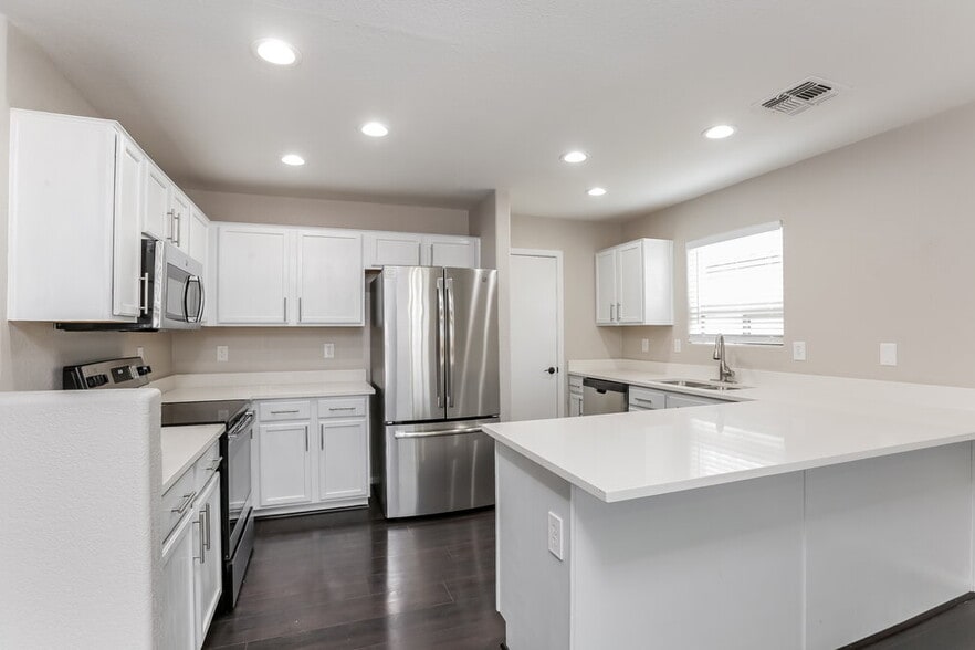 Building Photo - 4072 E Mica Rd