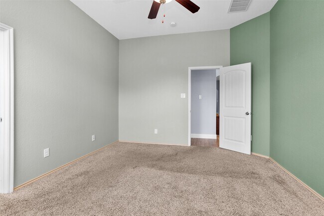 Building Photo - 5219 Rosehill Ridge Ct