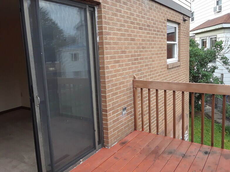 Sliding door onto deck - 335 Ridgewood Ave