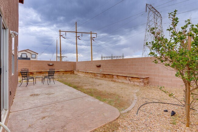 Building Photo - VIBRANT 3BEDROOM 2.5BATH HOME IN 89015