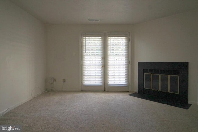 Building Photo - 1544 Woodcrest Dr