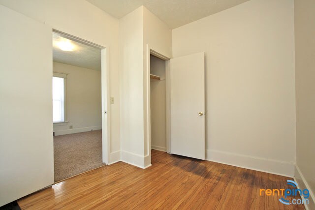 Building Photo - 1640 E ST-1