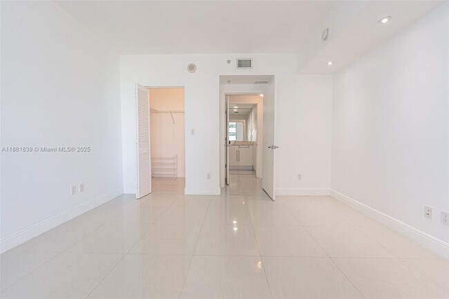 Building Photo - 335 S Biscayne Blvd