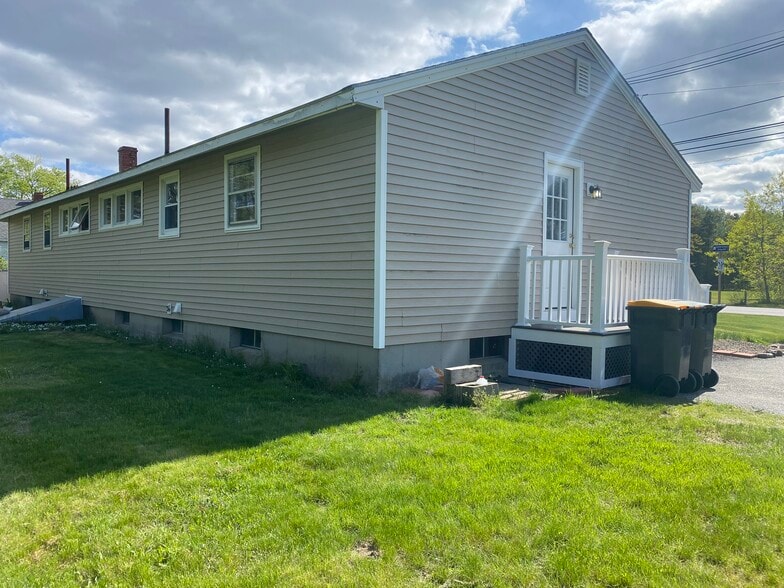 Building Photo - 33 Saco St