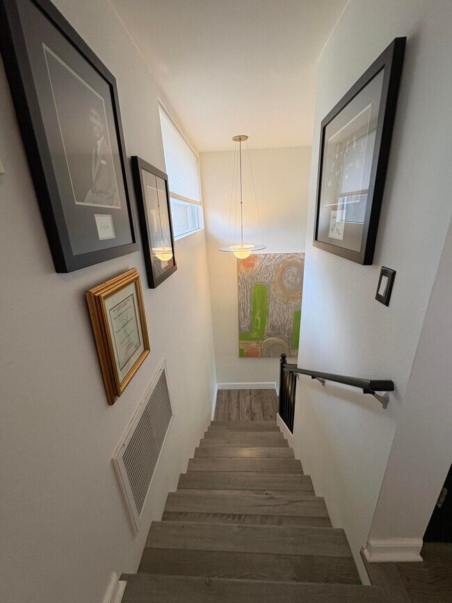 Building Photo - 35082 Mission Hills Dr