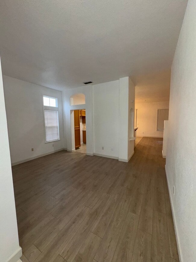 Building Photo - Ready For YOU!