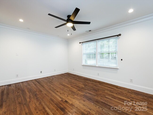 Building Photo - 3109 Forest Lawn Dr