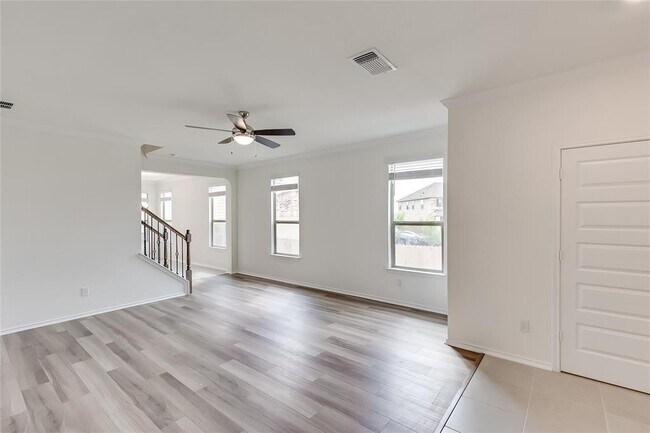 Building Photo - 105 Clematis Ct