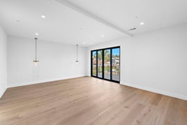 Building Photo - Brand New build offering Elegance and Soph...