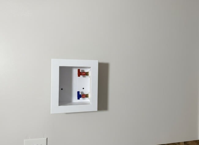 Building Photo - 1855 E Westmoreland St