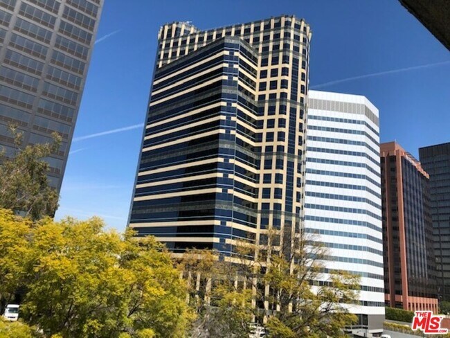 Building Photo - 10960 Ashton Ave