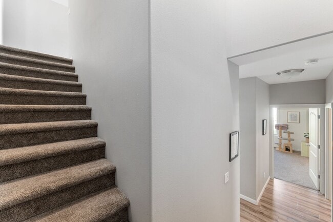 Building Photo - 3 Bedroom, 2 Bath Home