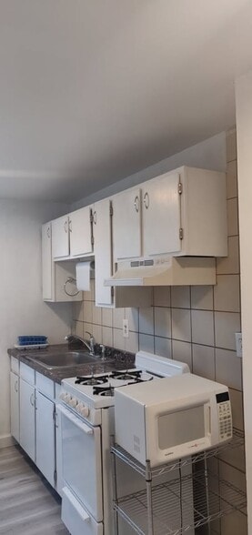 Building Photo - 1713 S 8th St