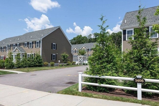 Building Photo - 1405 Commerce Way